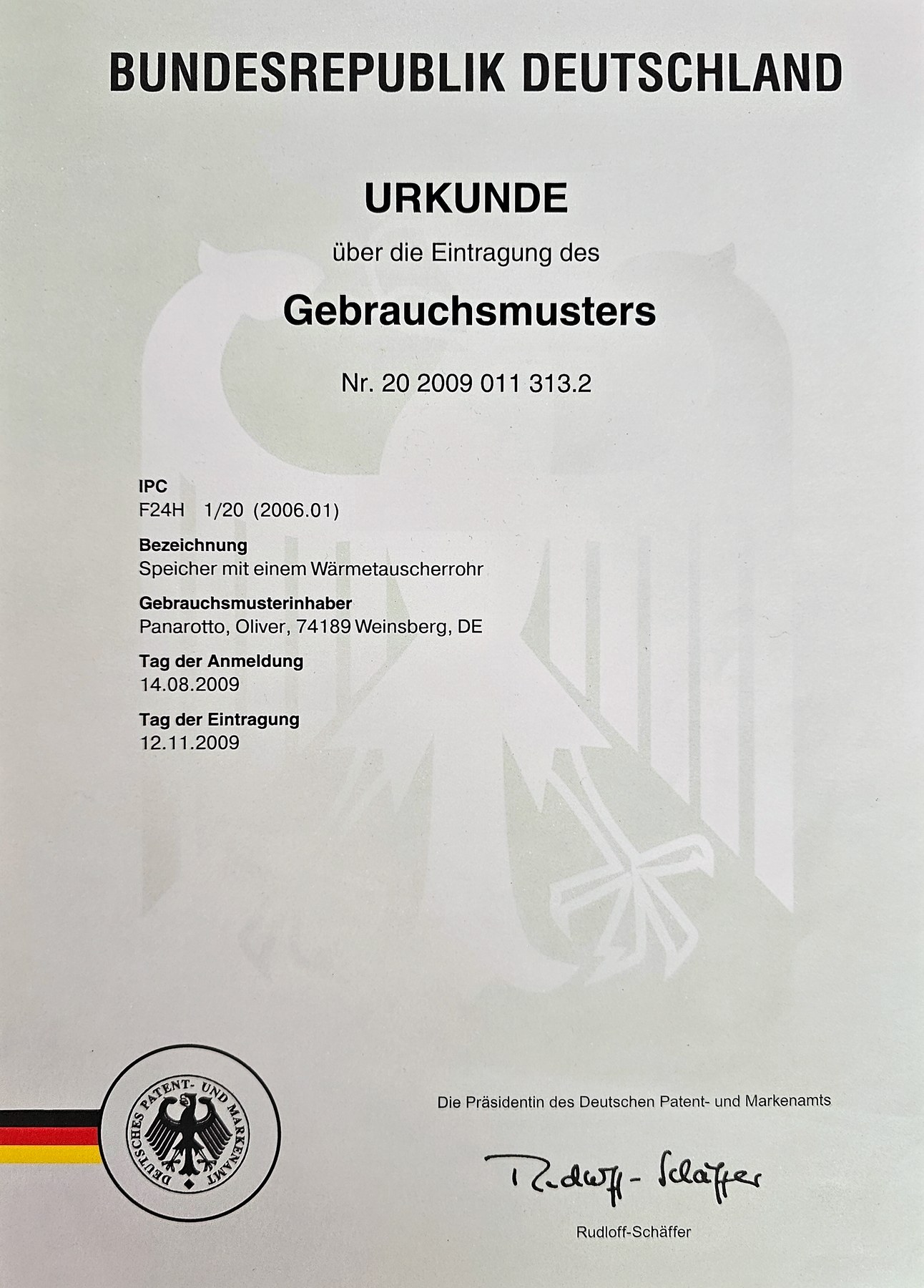 Gebrauchsmuster: Speicher mit Wärmetauscherrohr